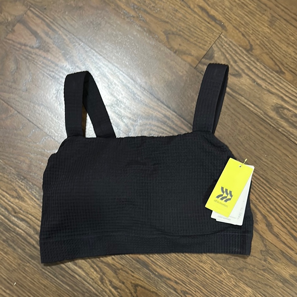 Brand NWT All in Motion textured sports bra